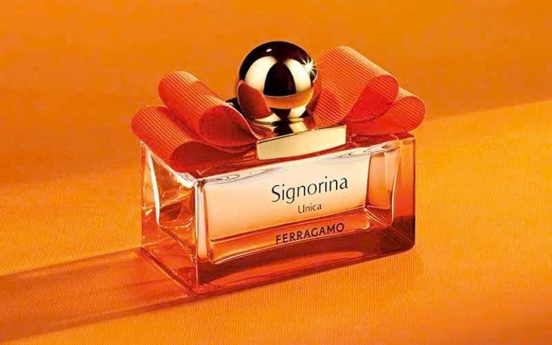  Salvatore Ferragamo Signorina Unica 
