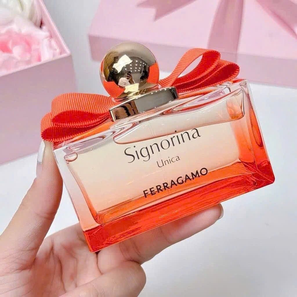  Salvatore Ferragamo Signorina Unica 