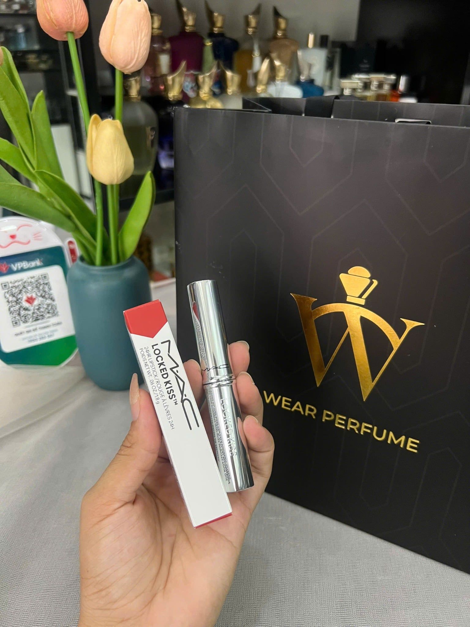  Son MAC Locked Kiss 24HR Lipstick 95 Vicious – Màu Đỏ Cam Gạch 