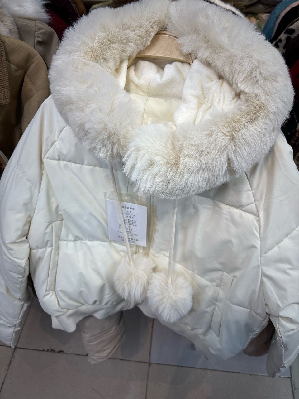  ÁO PHAO NÓN CỔ LÔNG CROP 