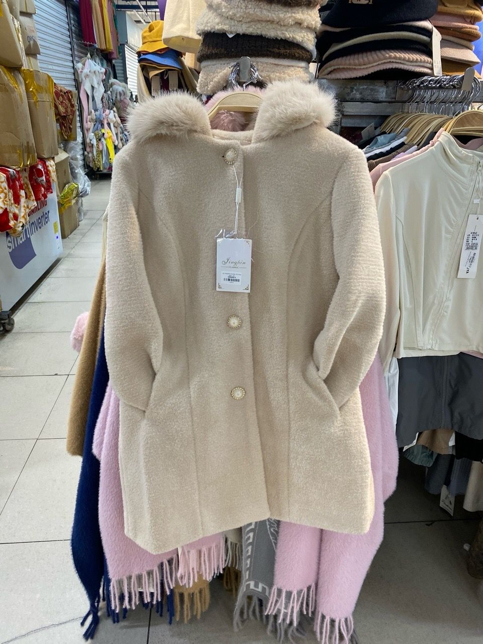  ÁO MANGTO CÓ NÓN CỔ LÔNG 