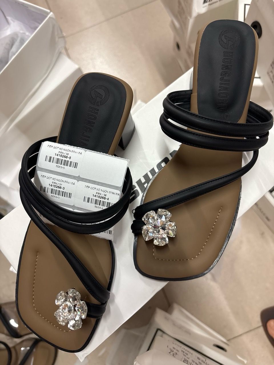  DÉP GÓT XỎ NGÓN ĐÍNH ĐÁ 