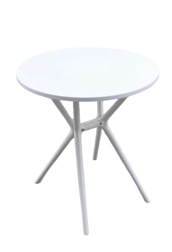 Bàn nhựa nguyên sinh