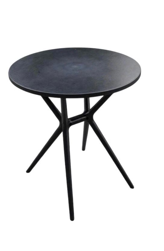 Bàn nhựa nguyên sinh