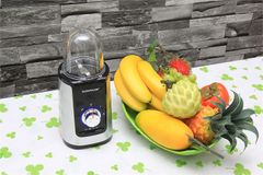 Nhân bản từ Máy Xay Sinh Tố Đa Năng Sunhouse SHD5322 Đen