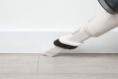 Máy hút bụi cầm tay Roborock H60 Hub Pro