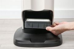 Máy hút bụi cầm tay Roborock H60 Hub Pro