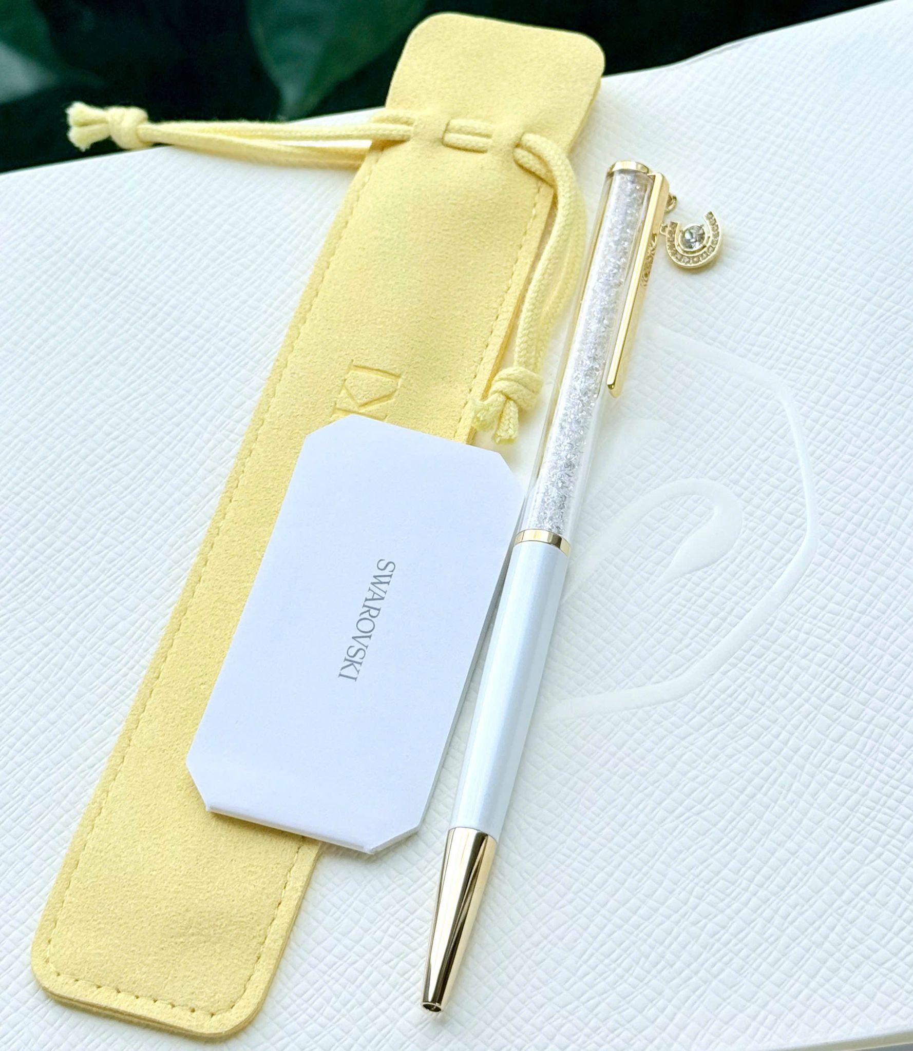  Bút ký Crystalline charm móng ngựa - Crystalline ballpoint pen Horse shoe, White, White lacquered, Gold-tone plated 