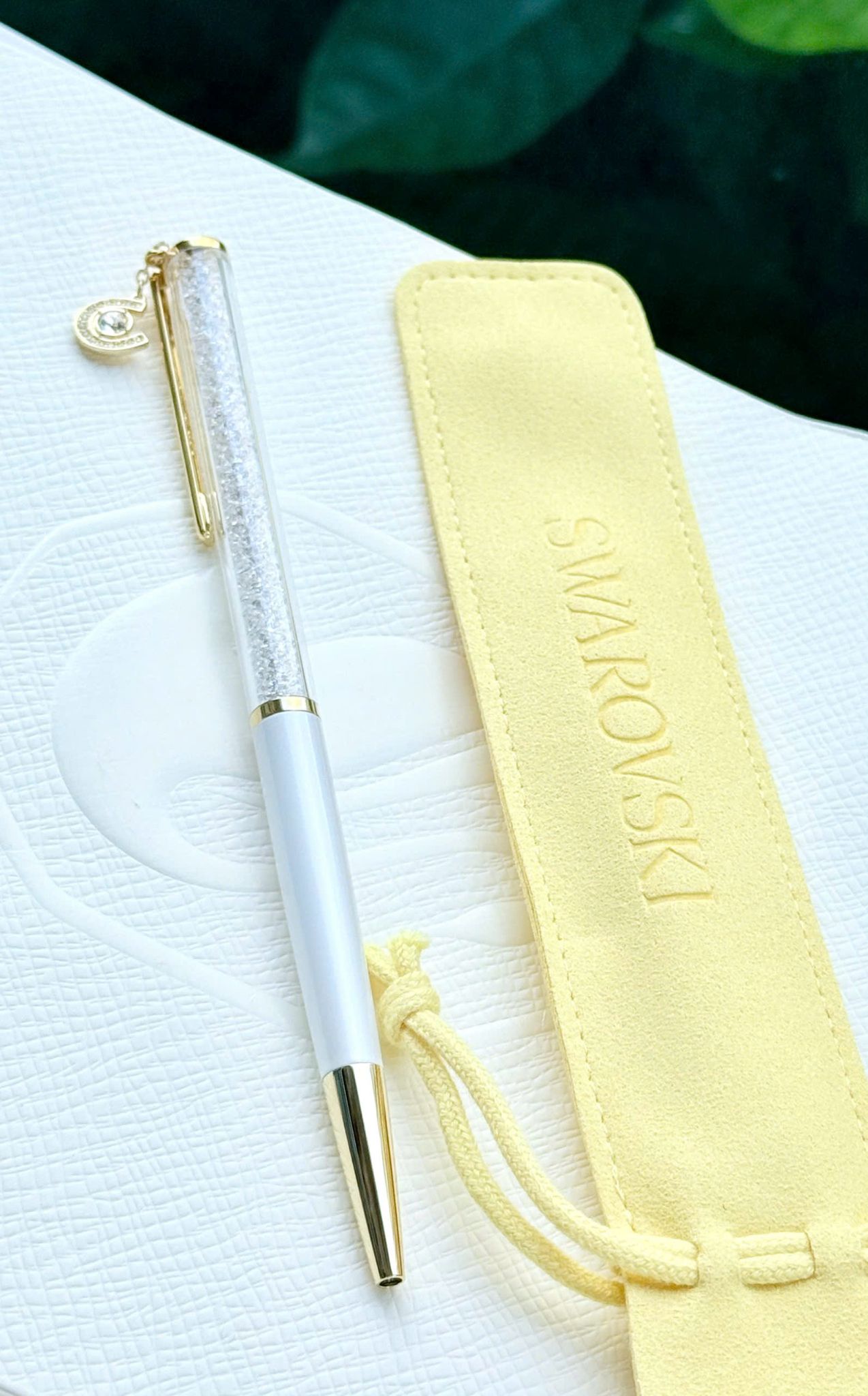  Bút ký Crystalline charm móng ngựa - Crystalline ballpoint pen Horse shoe, White, White lacquered, Gold-tone plated 