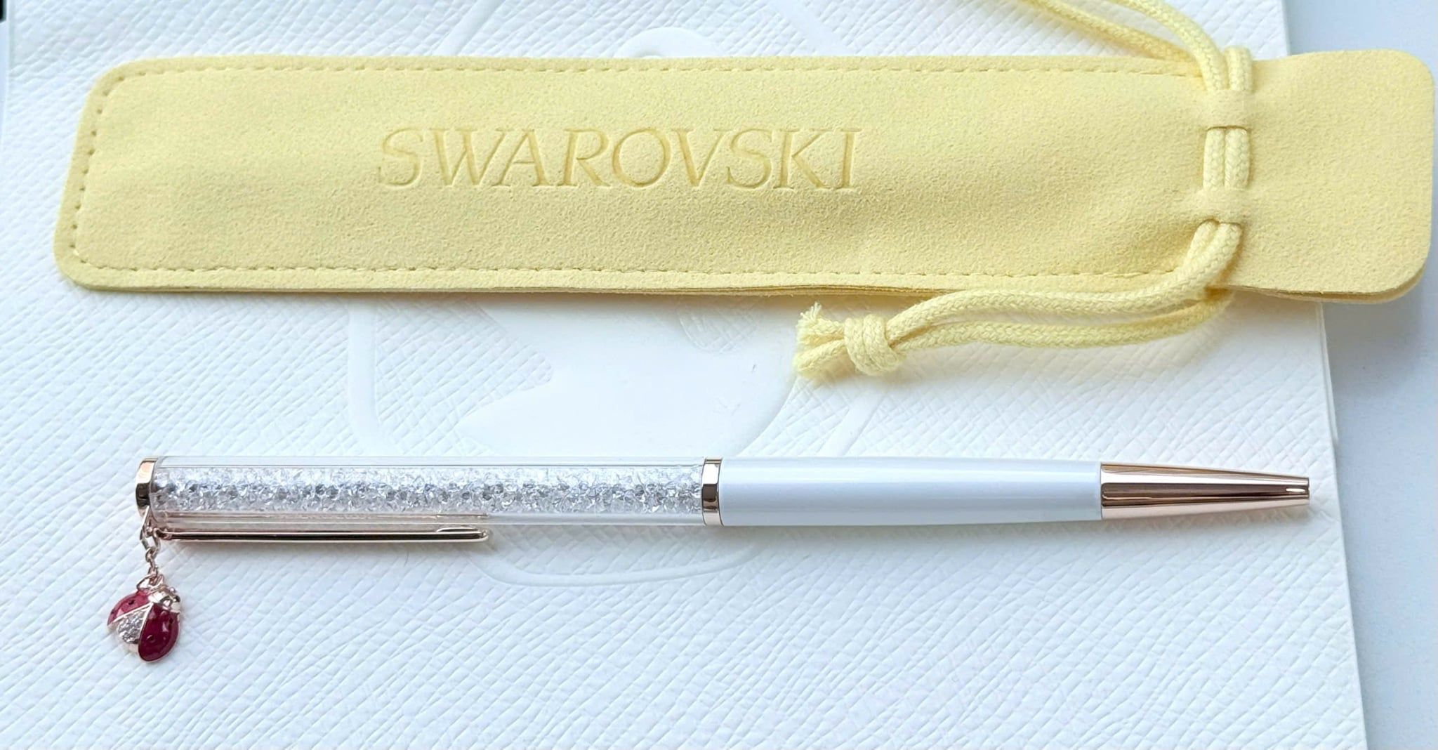  Bút ký Crystalline charm bọ rùa đỏ - Crystalline ballpoint pen Ladybug, White, Red lacquered, Rose gold-tone plated 