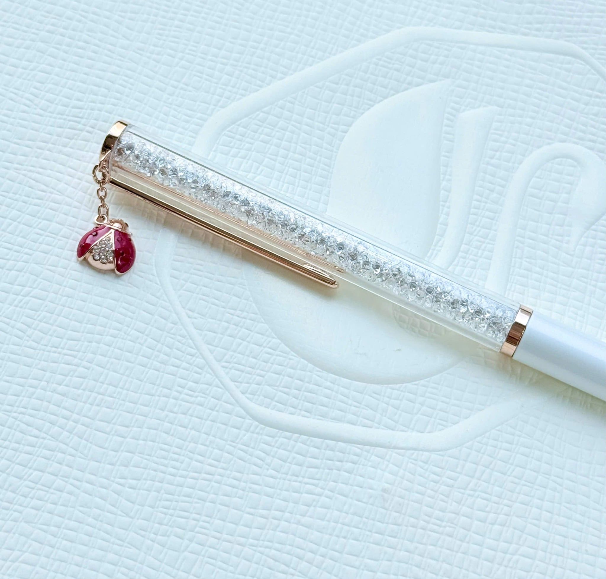  Bút ký Crystalline charm bọ rùa đỏ - Crystalline ballpoint pen Ladybug, White, Red lacquered, Rose gold-tone plated 
