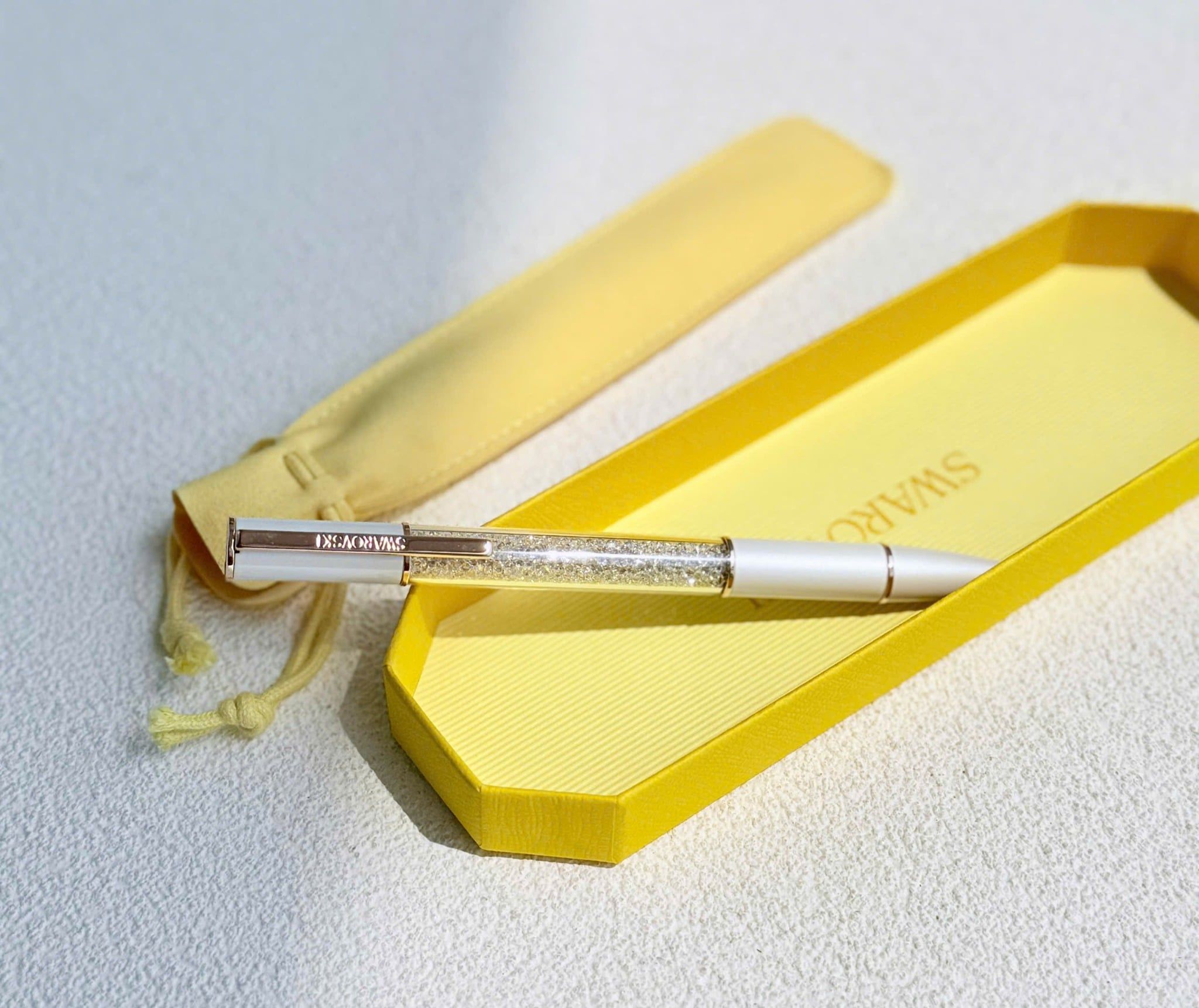  Crystalline ballpoint pen White, Rose gold-tone plated 