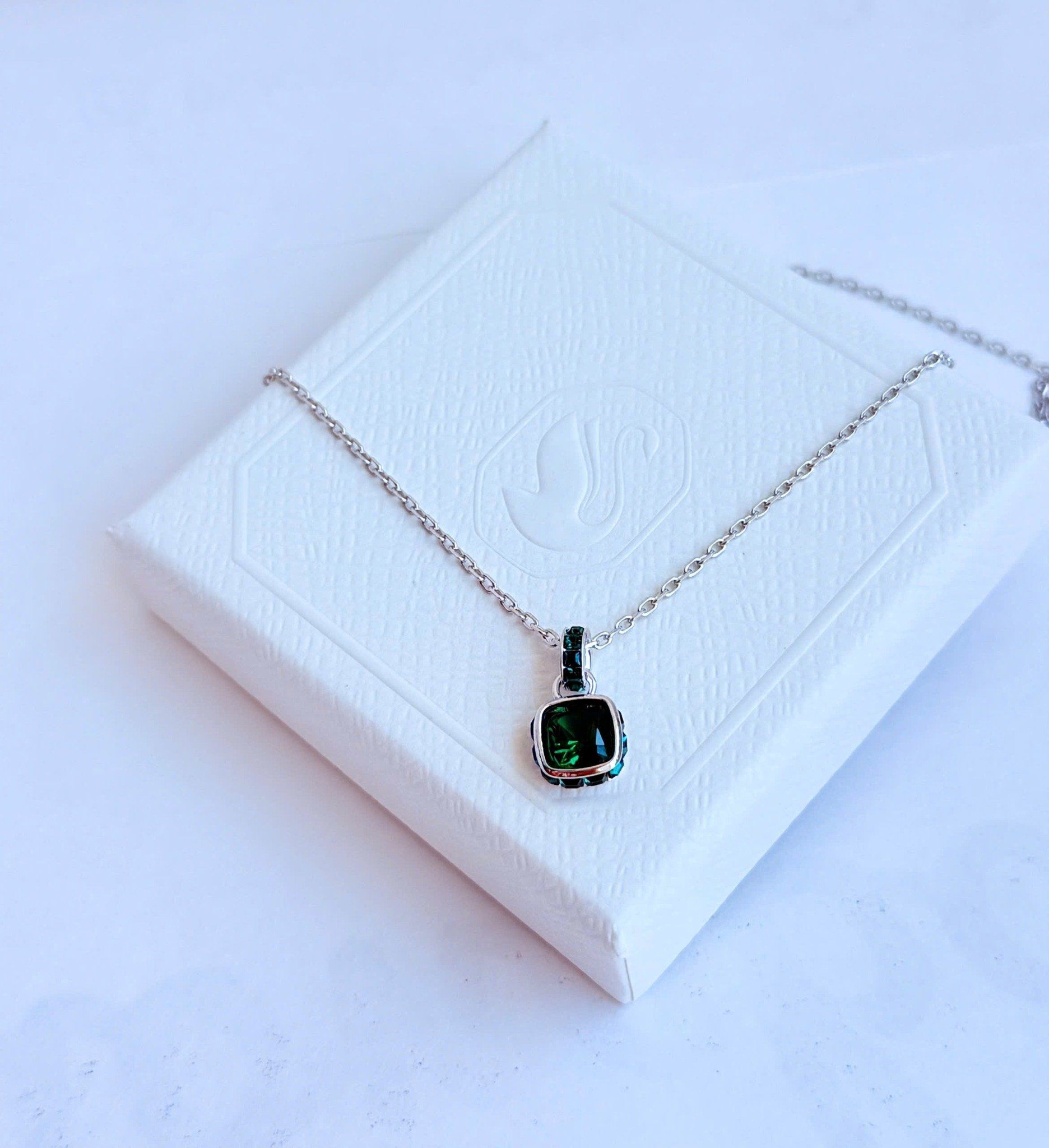  Birthstone pendant Square cut, Rhodium plated 