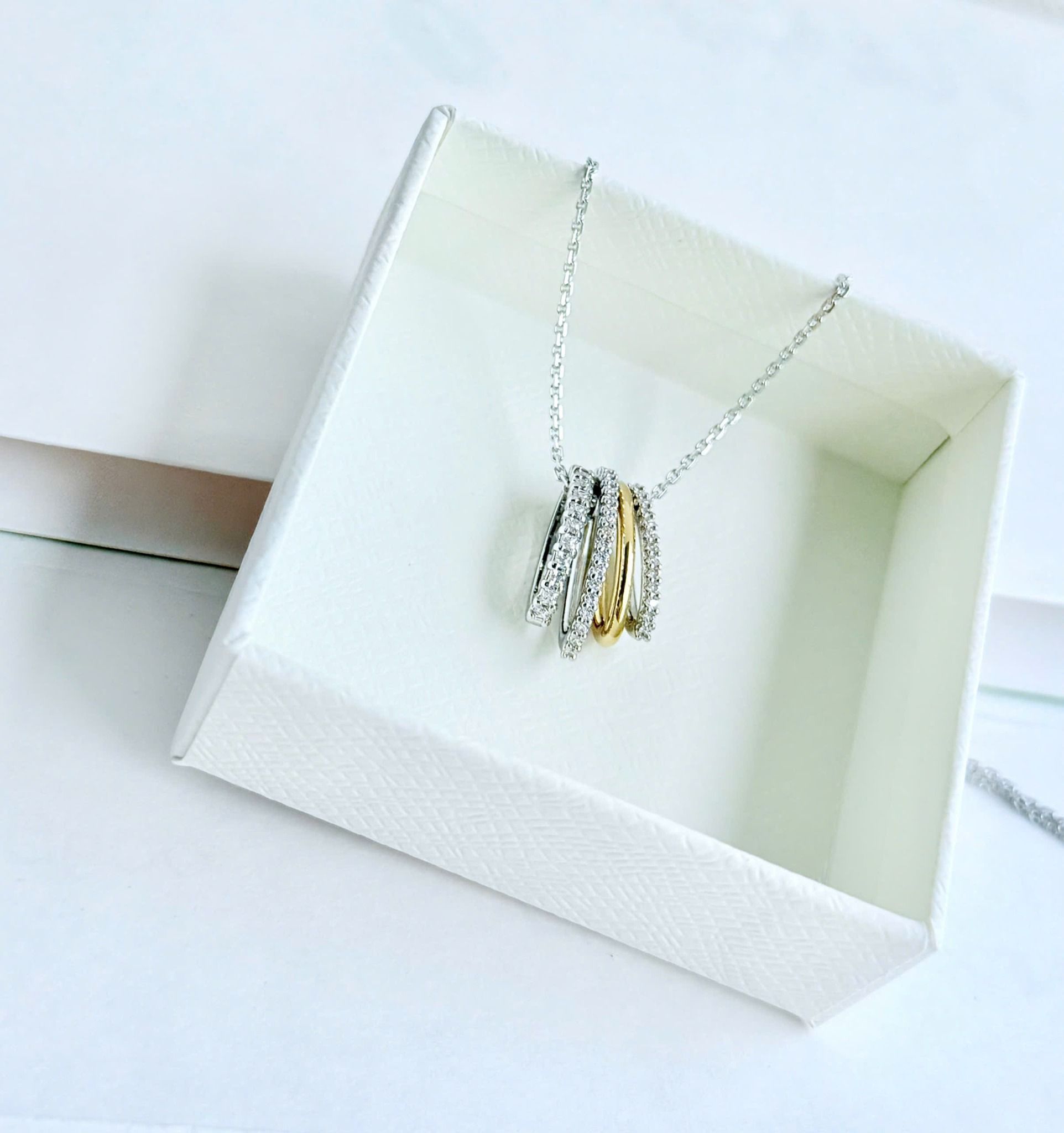  Hyperbola pendant Mixed cuts, White, Mixed metal finish 