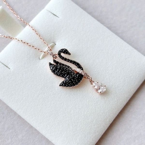  Dây chuyền thiên nga đen mạ vàng hồng size lớn Swarovski - Swarovski Swan pendant Black, Rose gold-tone plated 5678045 