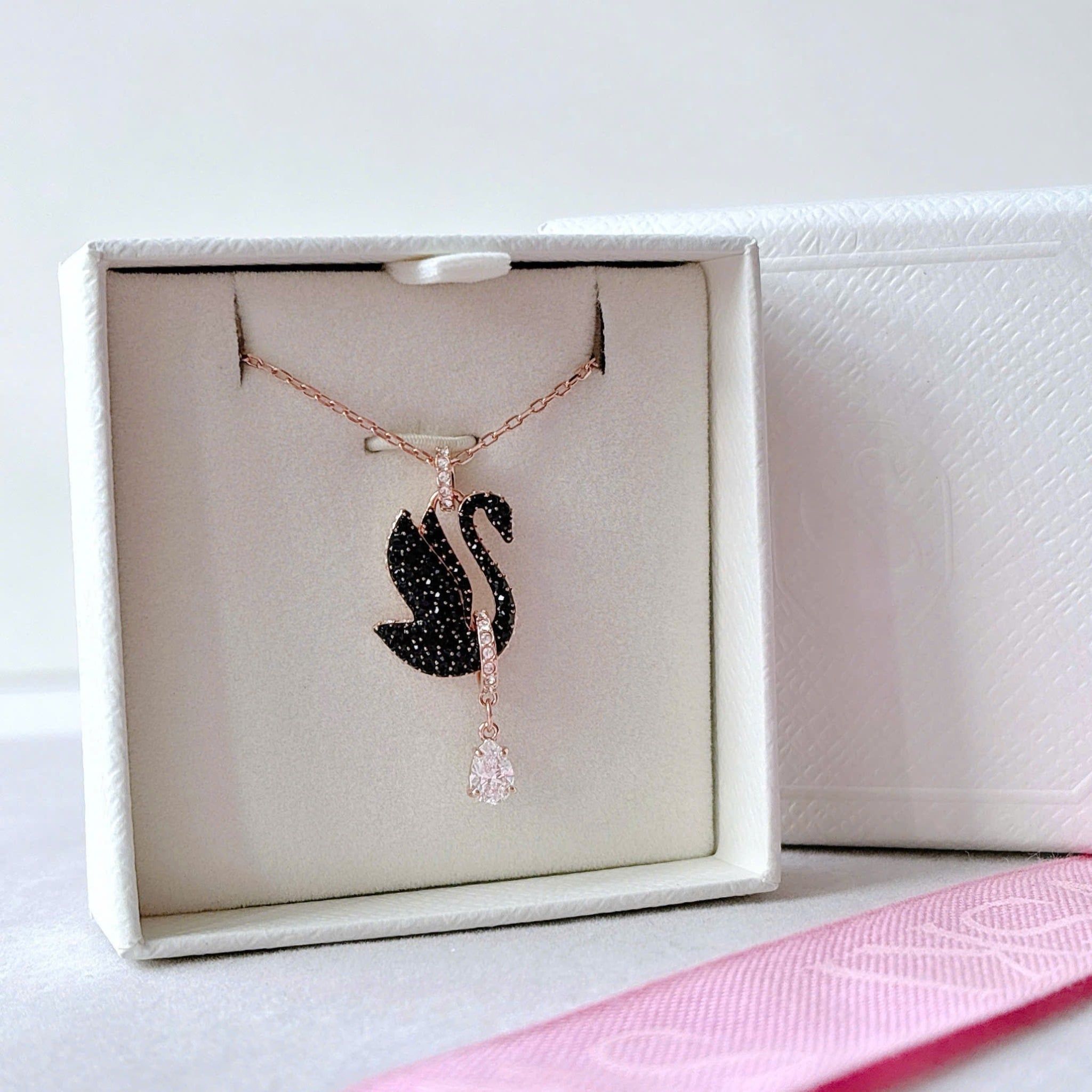  Dây chuyền thiên nga đen mạ vàng hồng size lớn Swarovski - Swarovski Swan pendant Black, Rose gold-tone plated 5678045 