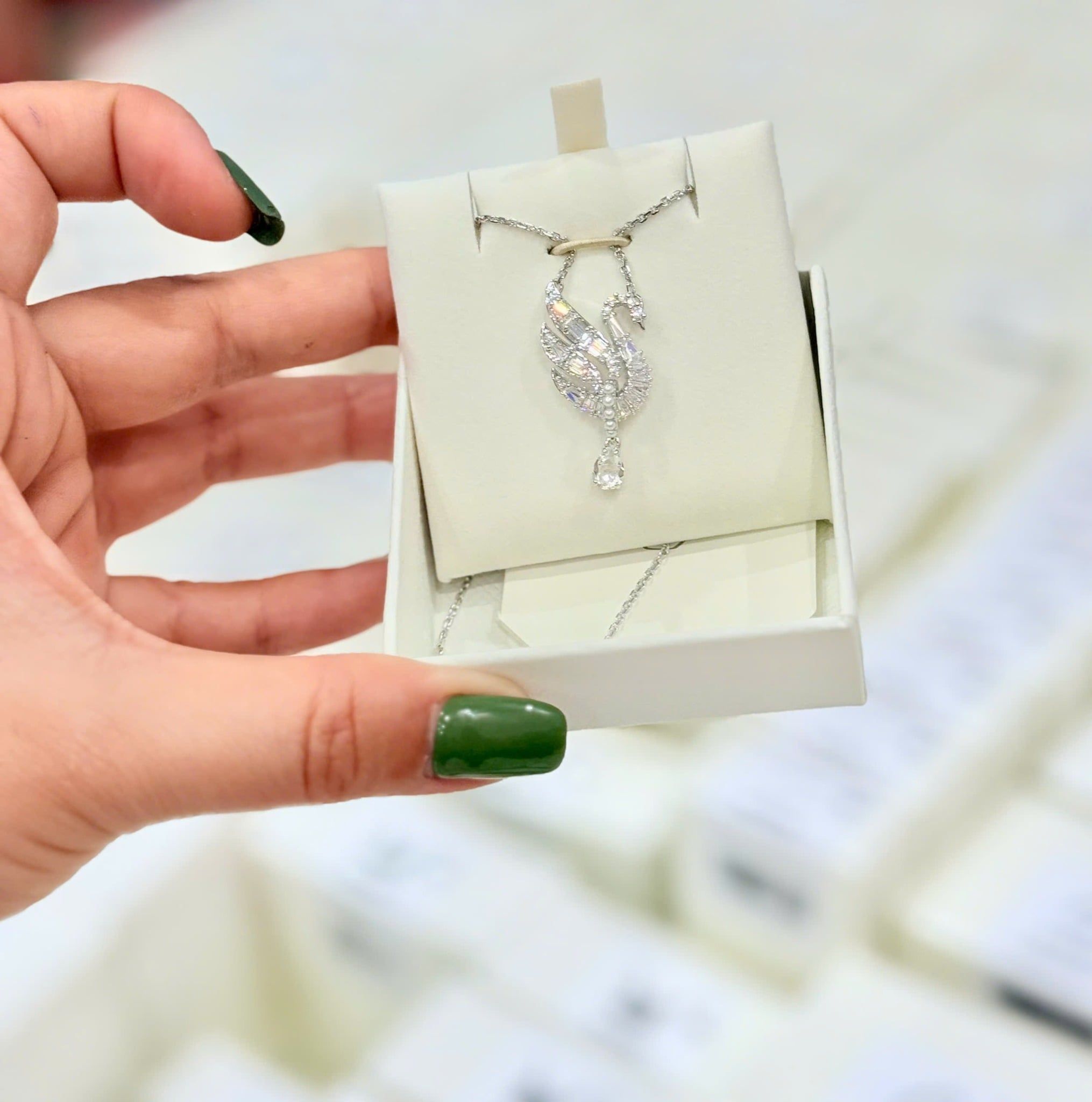 Dây chuyền thiên nga trắng mix ngọc trai Swarovski - Swarovski Swan pendant Swan, White, Rhodium plated 5723387 