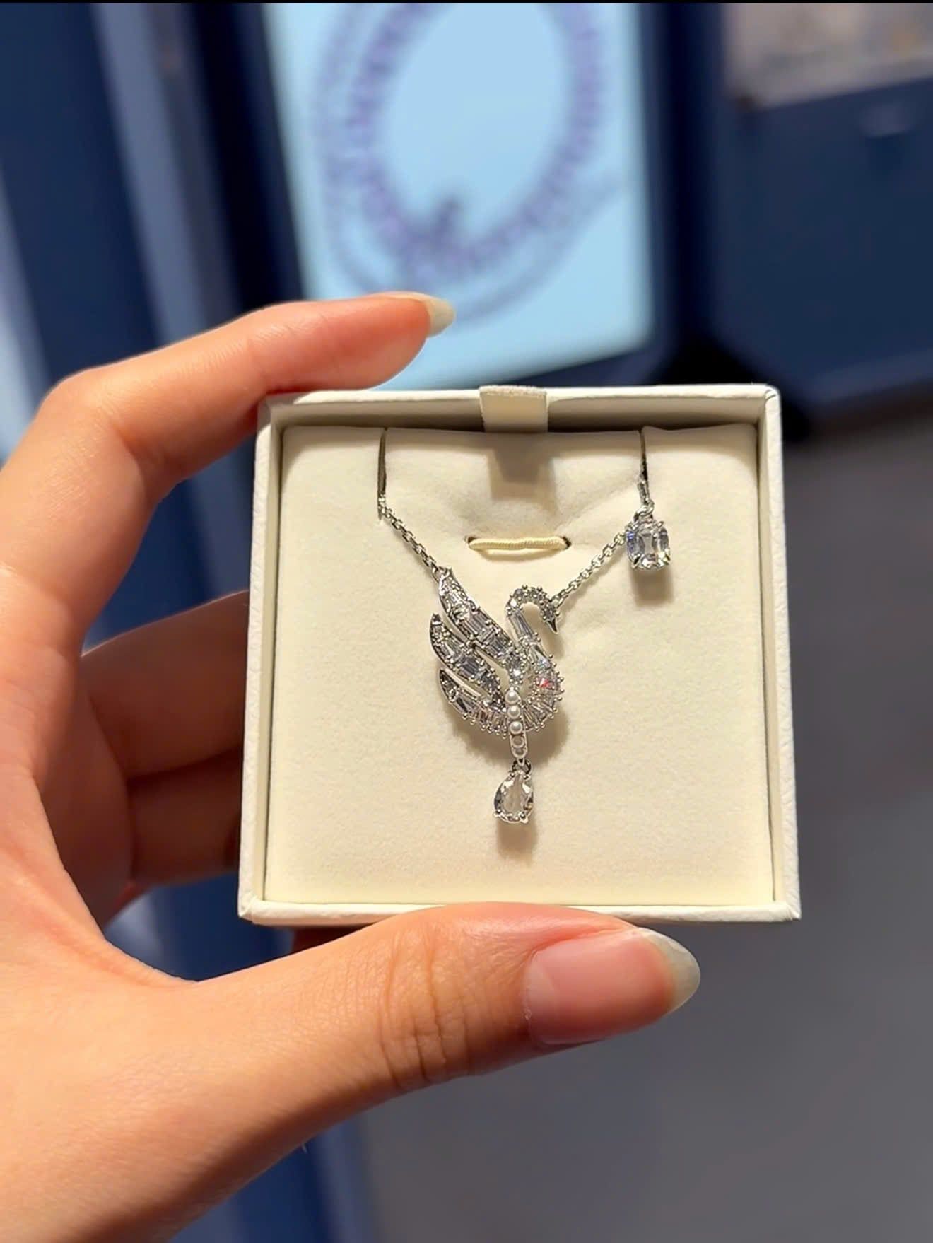  Dây chuyền thiên nga trắng mix ngọc trai Swarovski - Swarovski Swan pendant Swan, White, Rhodium plated 5723387 