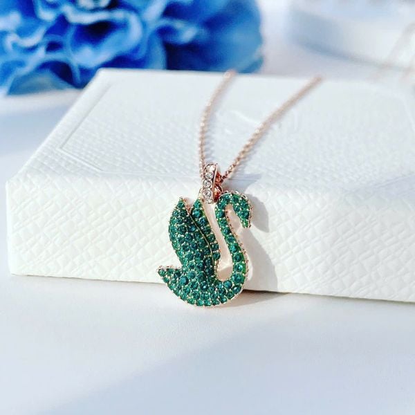  Dây chuyền thiên nga iconic pha lê xanh ngọc bích Swarovski - Swarovski Iconic Swan Pendant, Green, Rose Gold-Tone Plated 5650067 