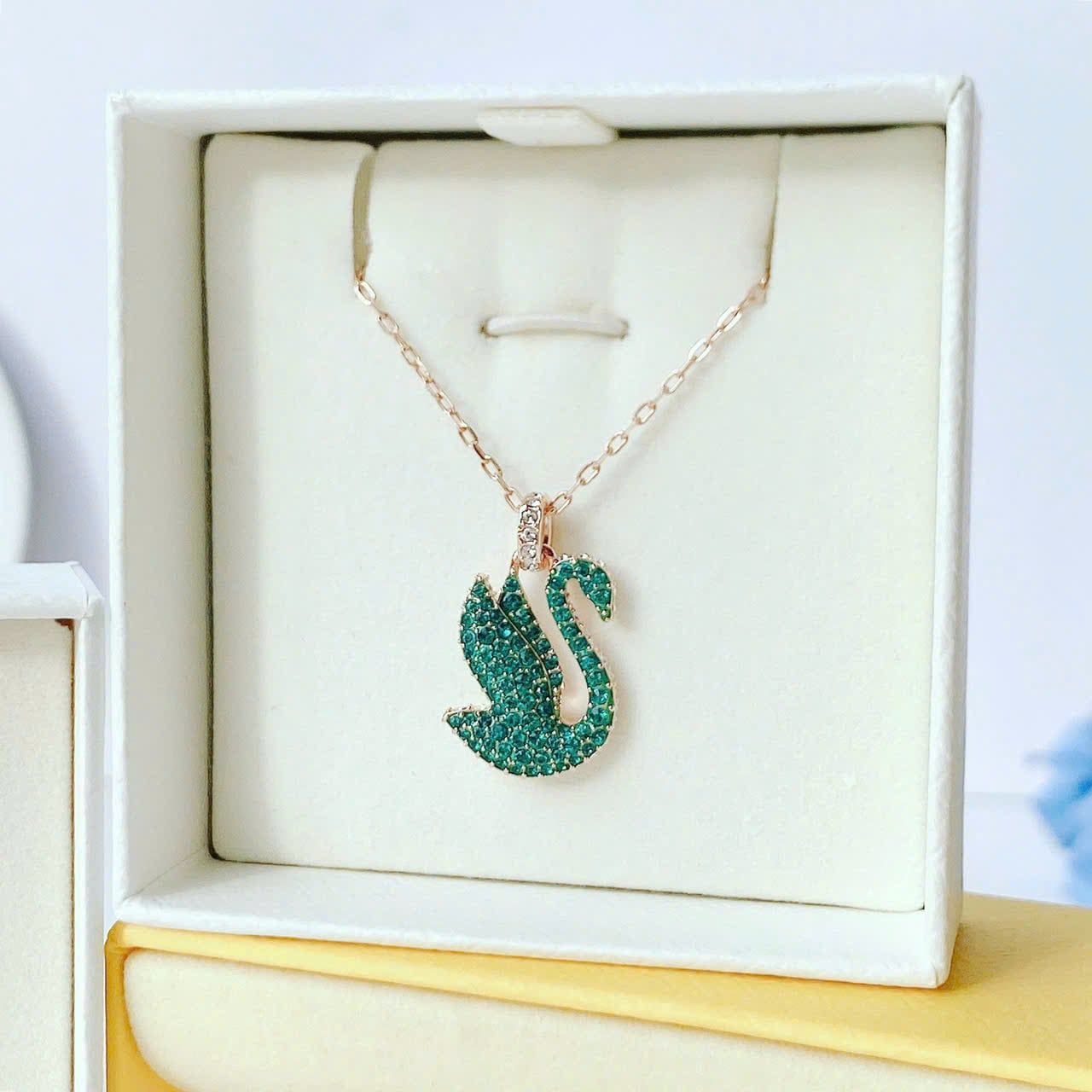 Dây chuyền thiên nga iconic pha lê xanh ngọc bích Swarovski - Swarovski Iconic Swan Pendant, Green, Rose Gold-Tone Plated 5650067 