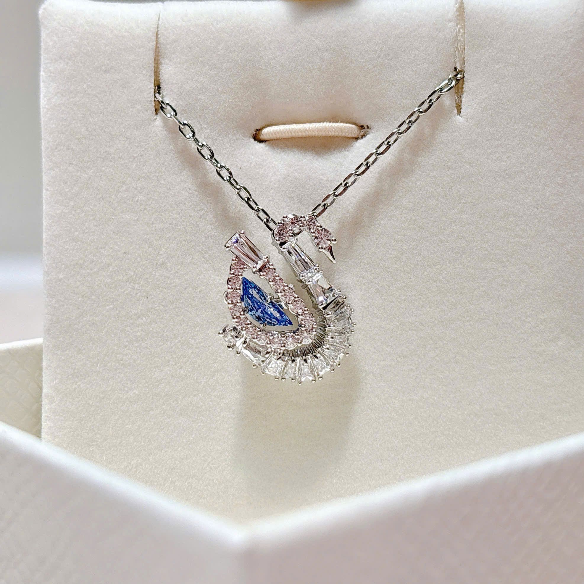  Swan pendant Mixed cuts, Swan 