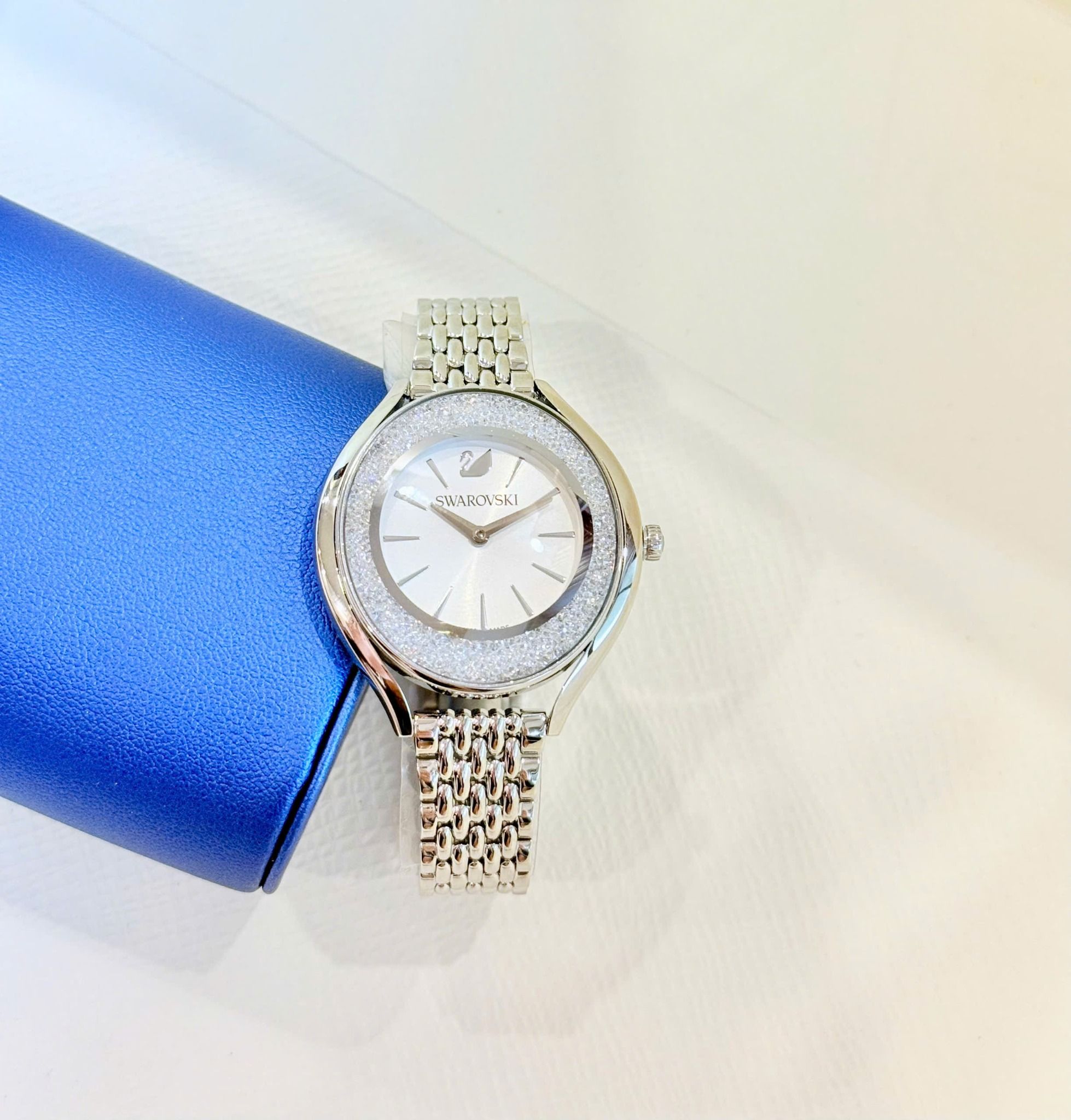  Crystalline aura watch Swiss Made, Metal bracelet, Silver tone, Stainless steel 