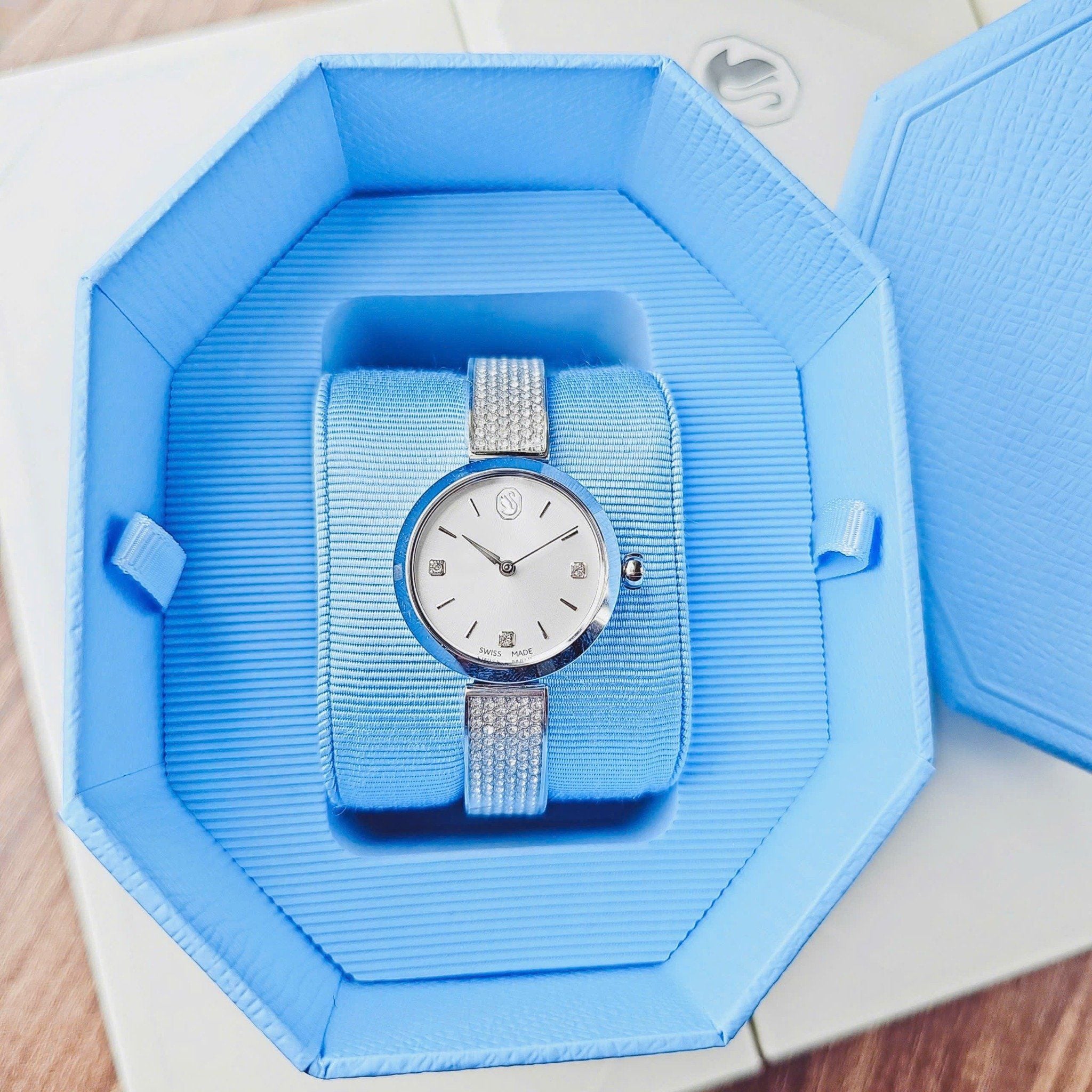  Illumina watch Swiss Made, Metal bracelet, Silver tone, Stainless steel 