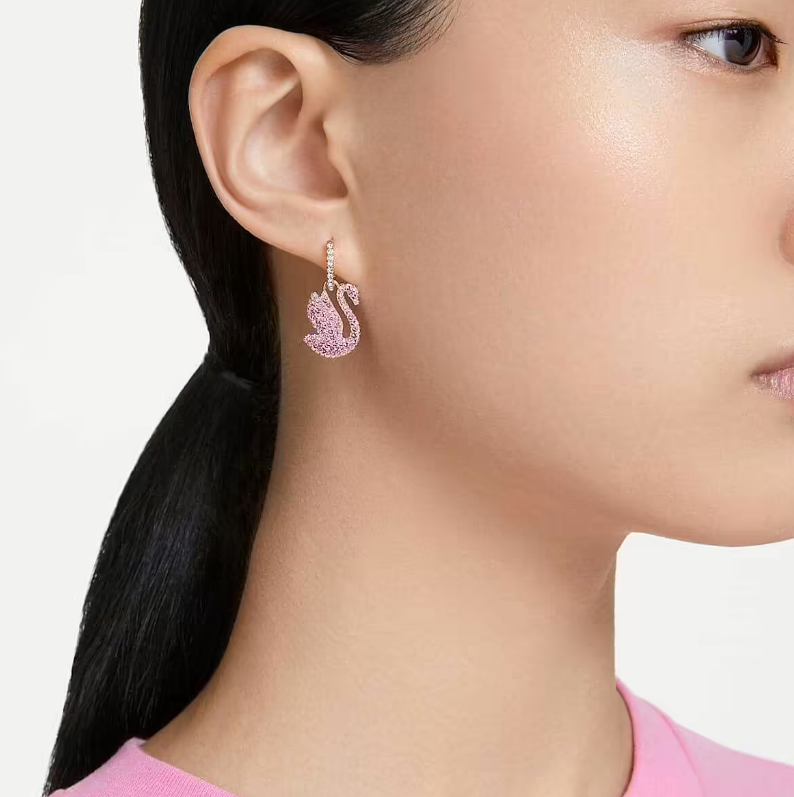  Khuyên tai rơi thiên nga đính pha lê hồng - Swarovski Iconic Swan Drop Earrings, Pink, Rose Gold-Tone Plated 