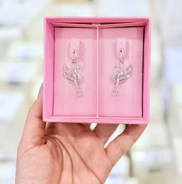  Khuyên tai thiên nga trắng mix pha lê Swarovski - Swarovski Swan earrings, White, Rhodium plated 5723388 