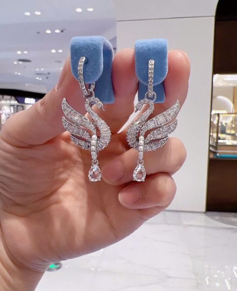  Khuyên tai thiên nga trắng mix pha lê Swarovski - Swarovski Swan earrings, White, Rhodium plated 5723388 