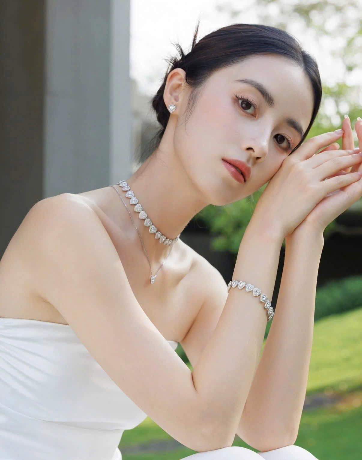  Ariana Grande x Swarovski bracelet Mixed cuts, Heart, White, Rhodium plated 