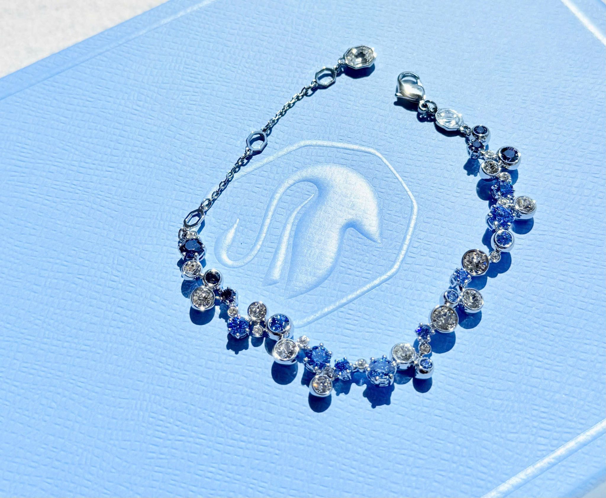  Lắc tay Swarovski Constella trắng xanh dương - Swarovski Constella bracelet, Mixed cuts, Blue, Rhodium plated 