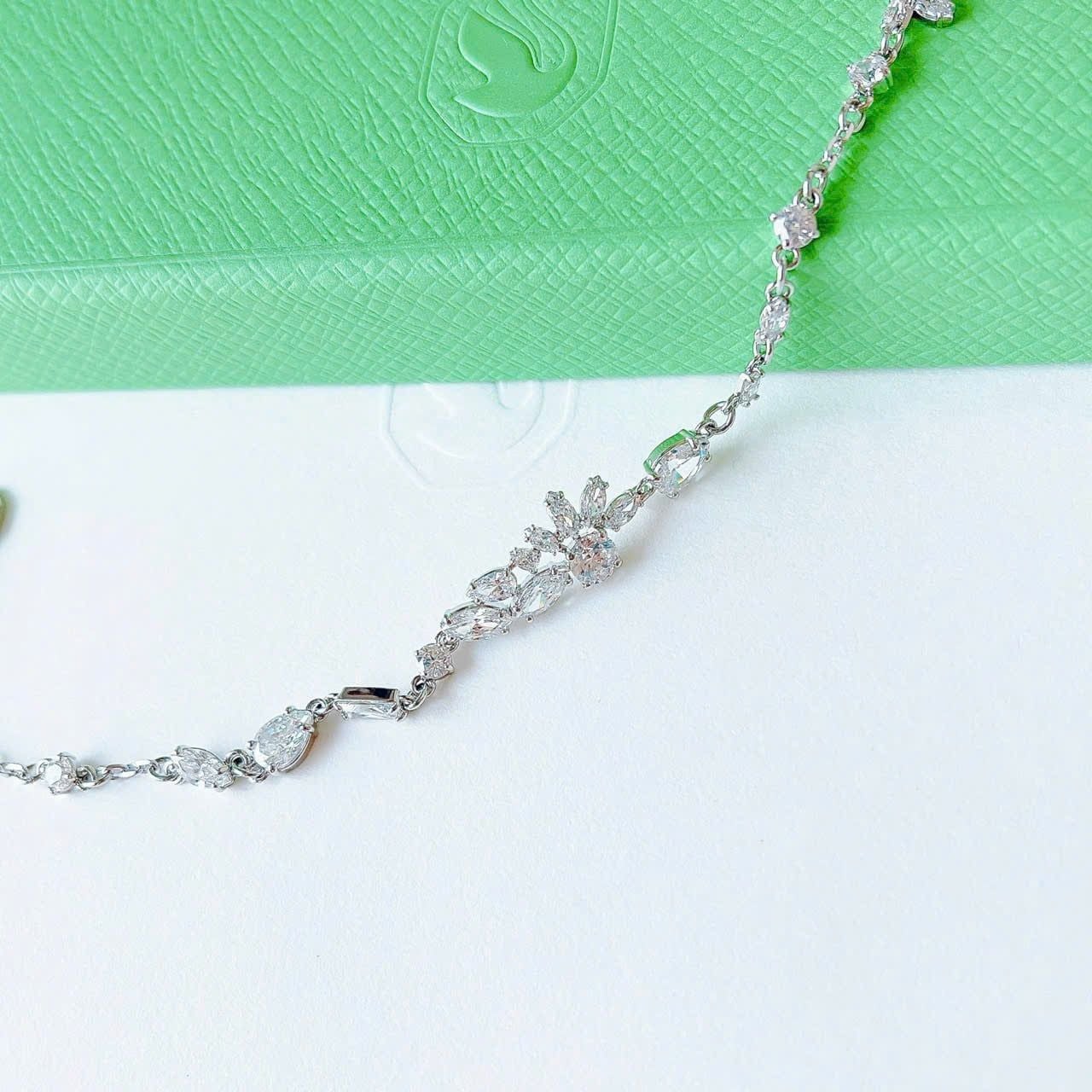  Lắc tay Swarovski Gema hoa pha lê trắng - Swarovski Gema Bracelet Mixed Cut White Flower Rhodium Plated 