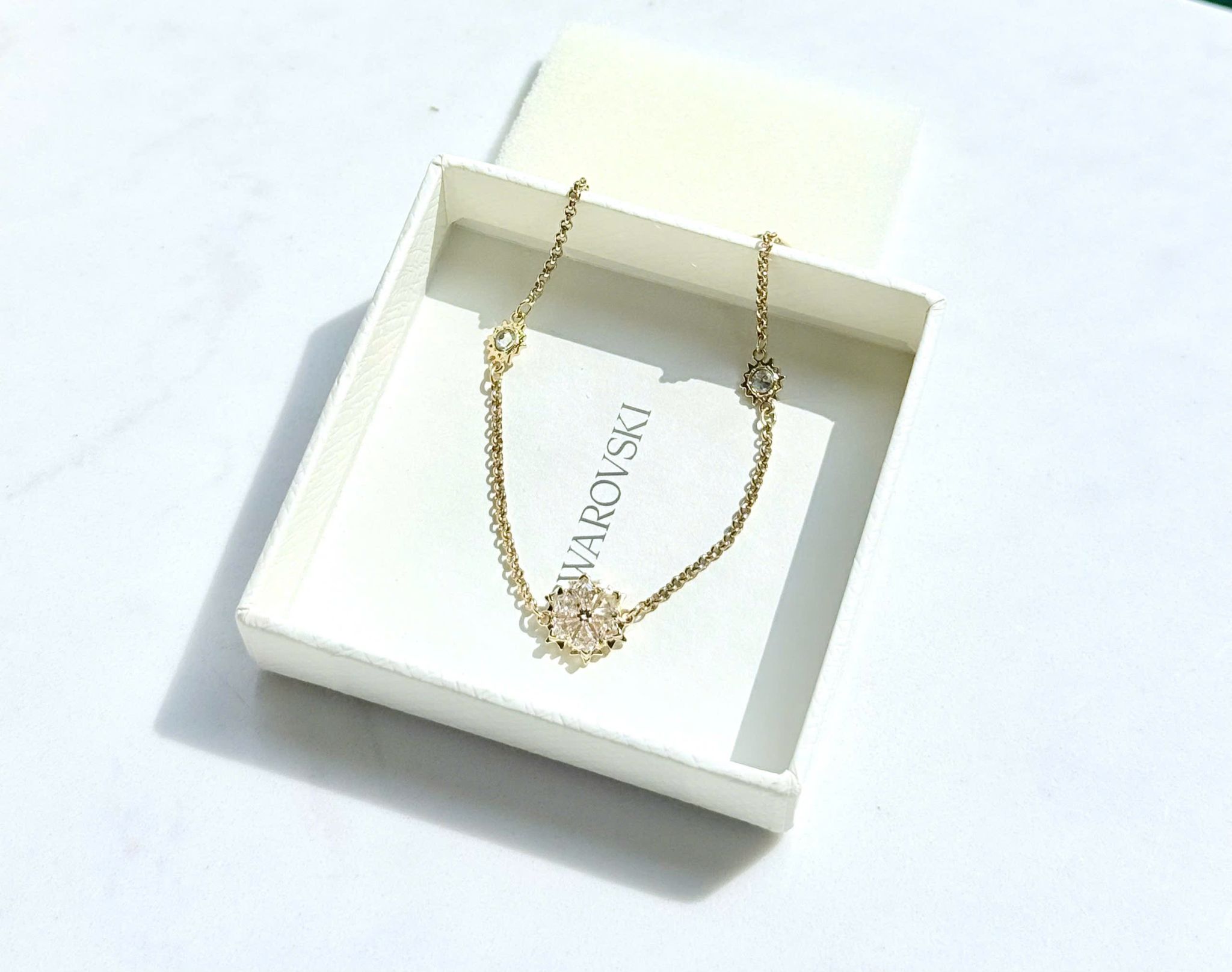  Lắc tay Swarovski hoa tuyết màu gold size M - Swarovski Gold-tone Plated Snowflake Strand Bracelet, Size Medium 