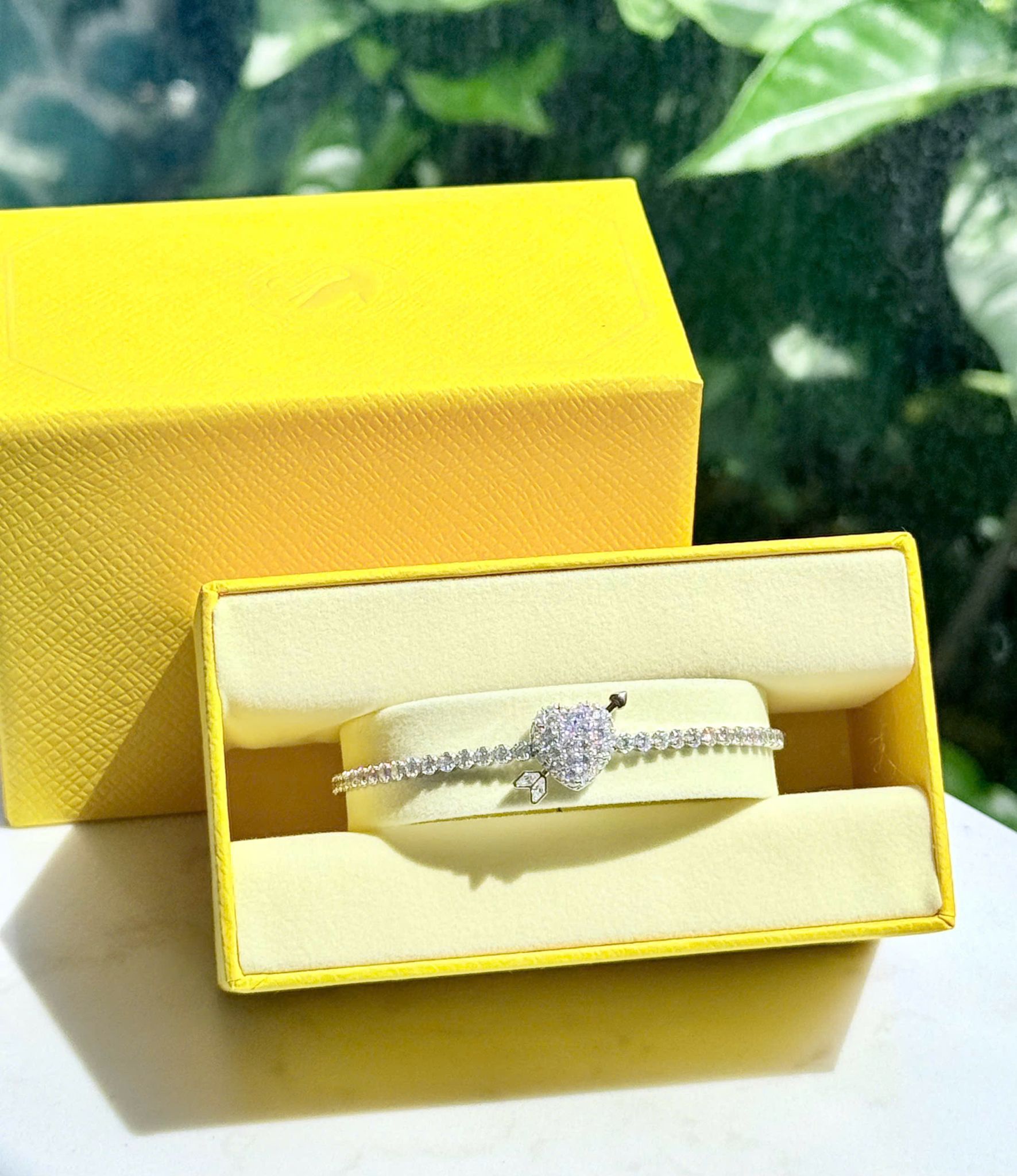  Lắc tay Swarovski Idyllia mũi tên trái tim trắng bạc - Swarovski Idyllia bracelet, Mixed cuts, Heart with arrow, White, Rhodium plated 