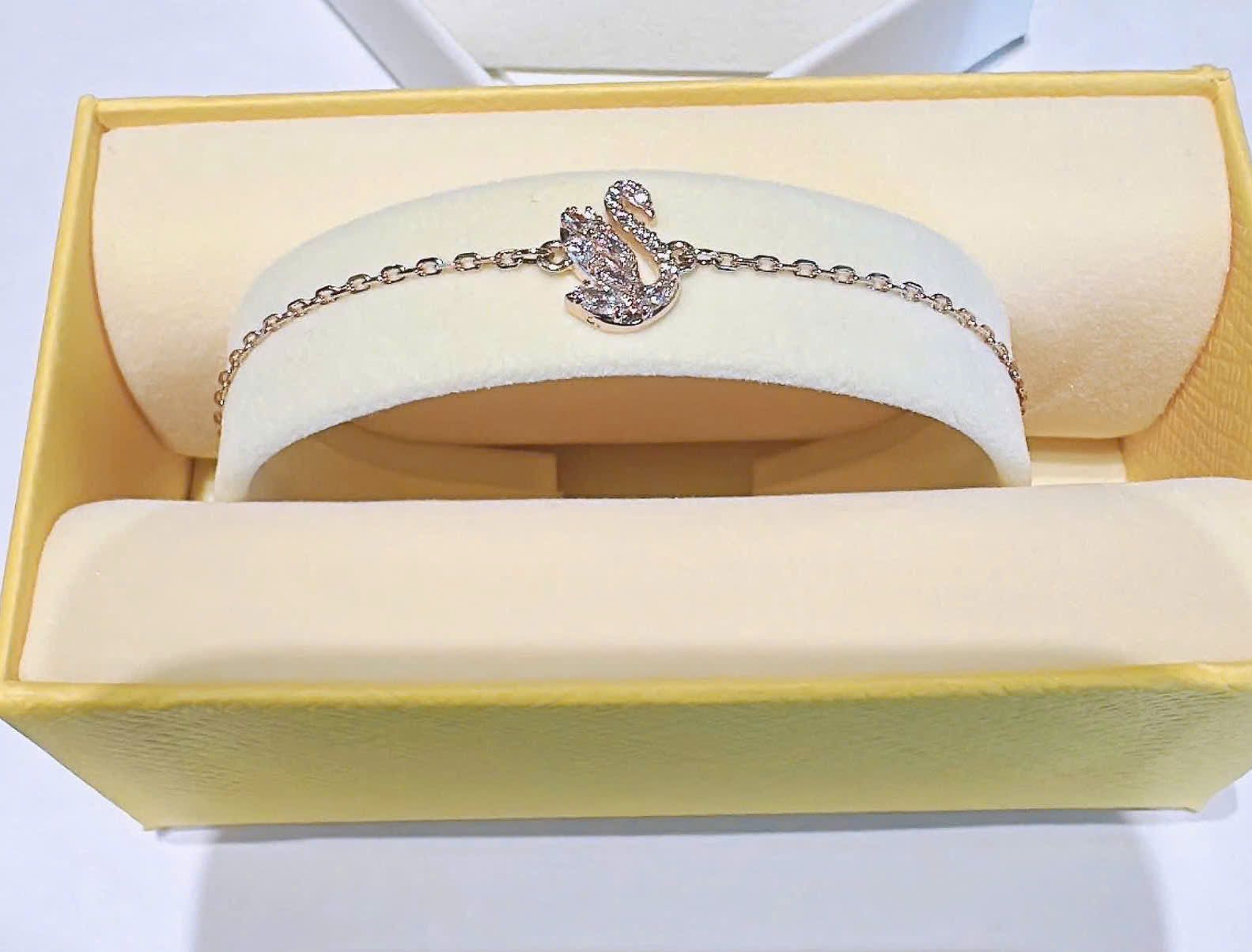  Lắc tay thiên nga mixed cuts vàng hồng Swarovski - Swarovski Swan bracelet Mixed cuts, White, Rose gold-tone plated 5738202 