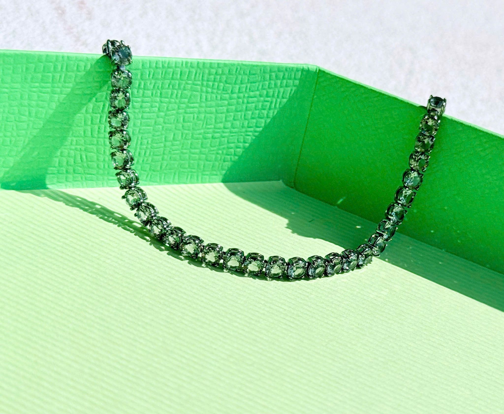  Lắc tay Swarovski Tennis Deluxe round cut xám - Swarovski Tennis Deluxe Bracelet, Round Cut, Gray, Ruthenium Plated 