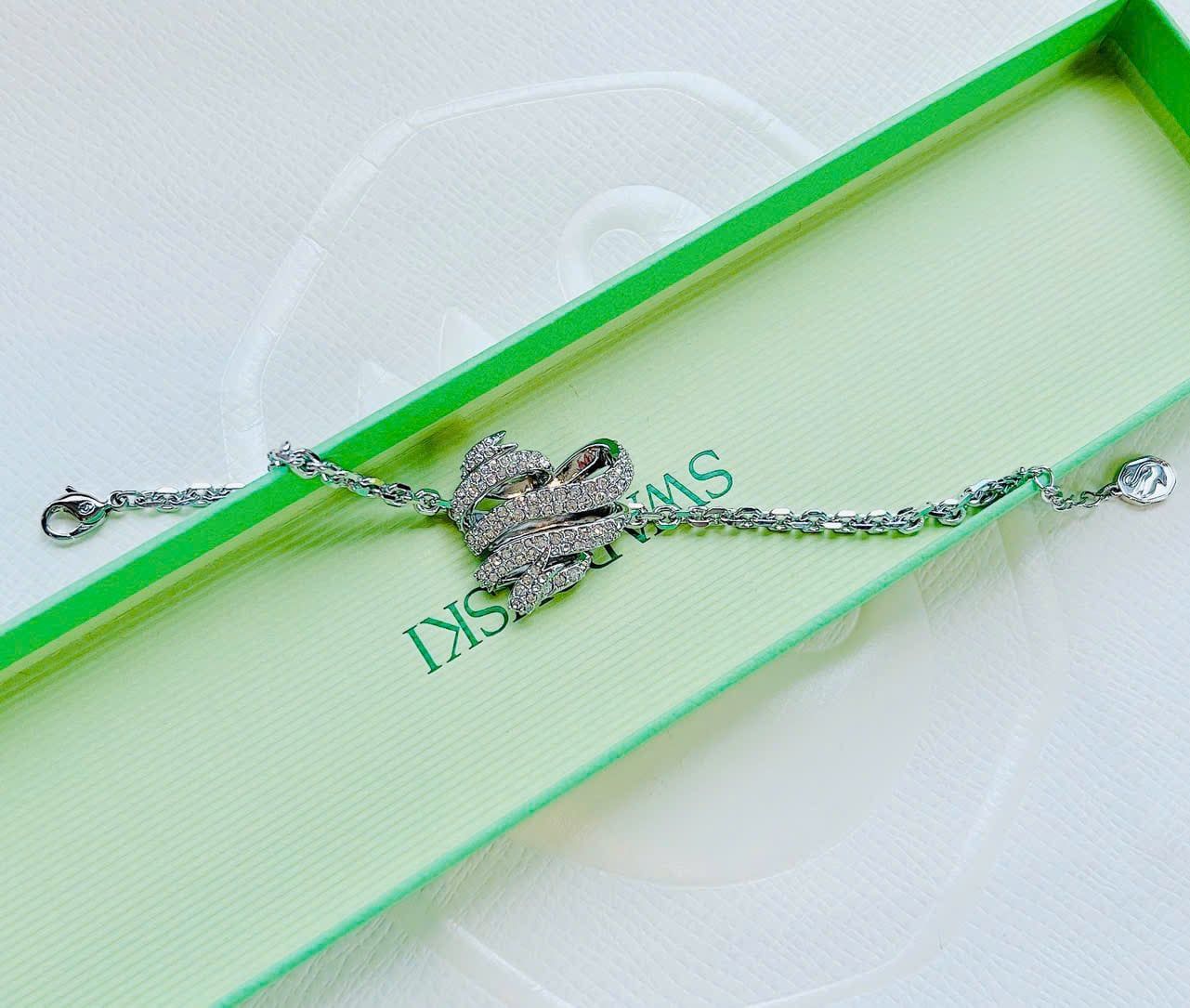  Lắc tay Swarovski Volta tim xoắn trắng - Swarovski Volta bracelet, Heart, Light metal, White, Rhodium plated 