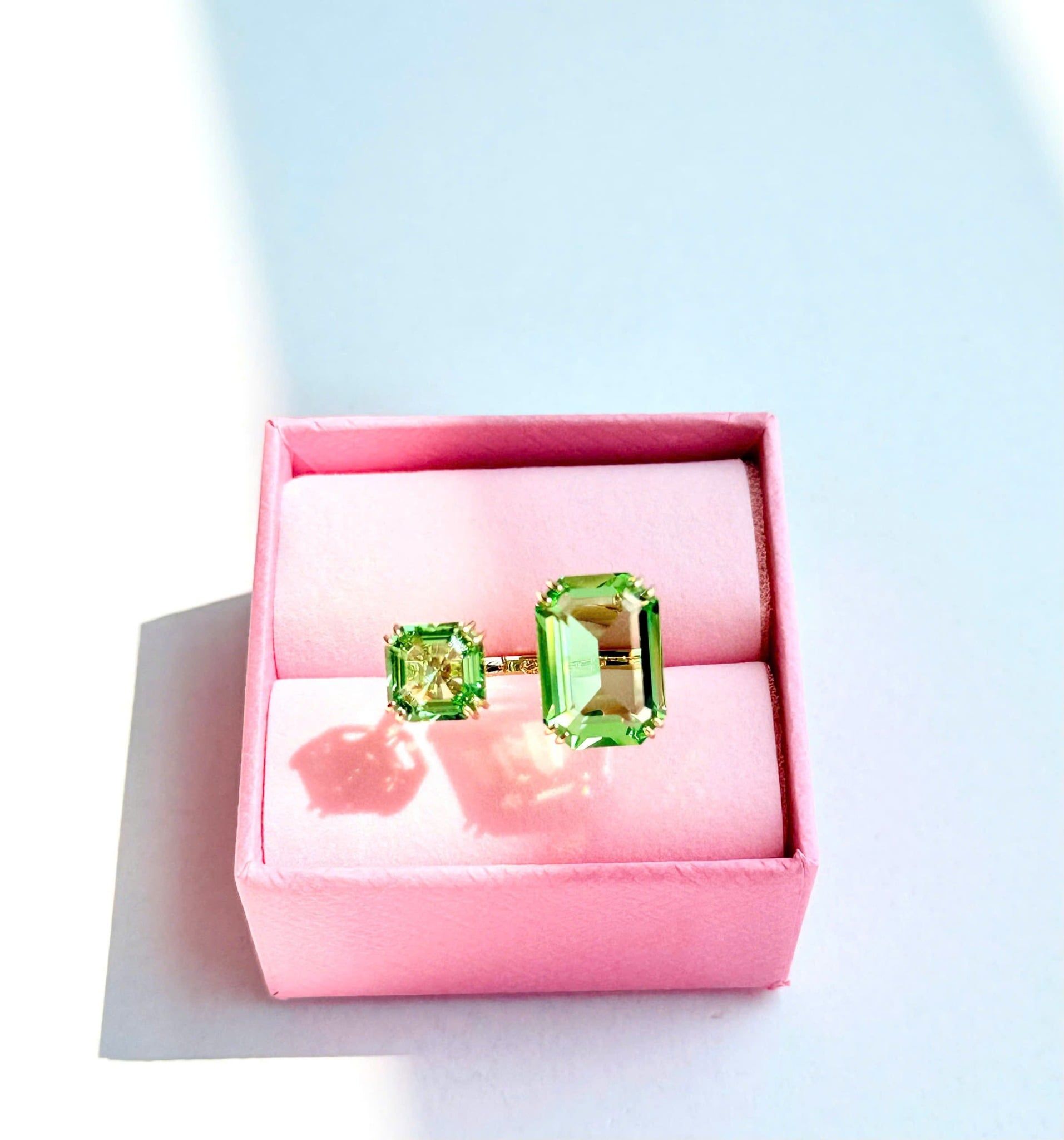  Nhẫn hở Millenia Octagon xanh lá tone vàng - Millenia open ring Octagon cut, Green, Gold-tone plated 