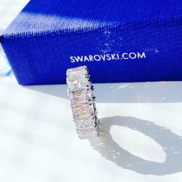  Nhẫn Matrix Vittore giác cắt hình chữ nhật tone trắng - Matrix Vittore ring Baguette cut, White, Rhodium plated 