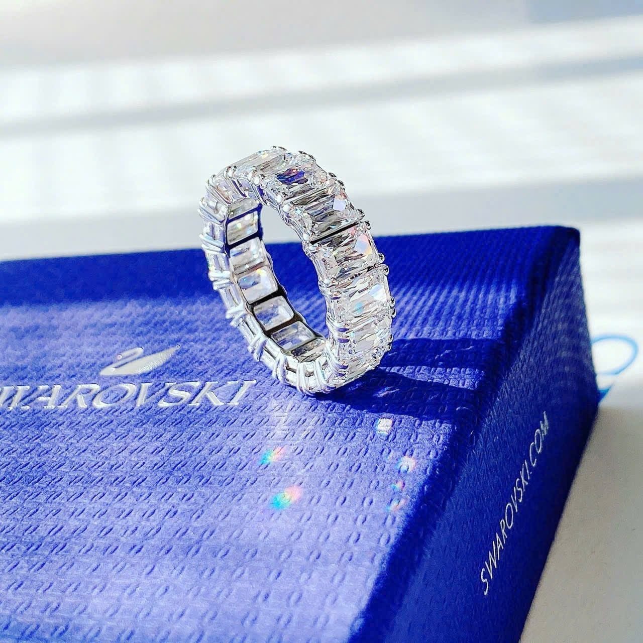  Nhẫn Matrix Vittore giác cắt hình chữ nhật tone trắng - Matrix Vittore ring Baguette cut, White, Rhodium plated 