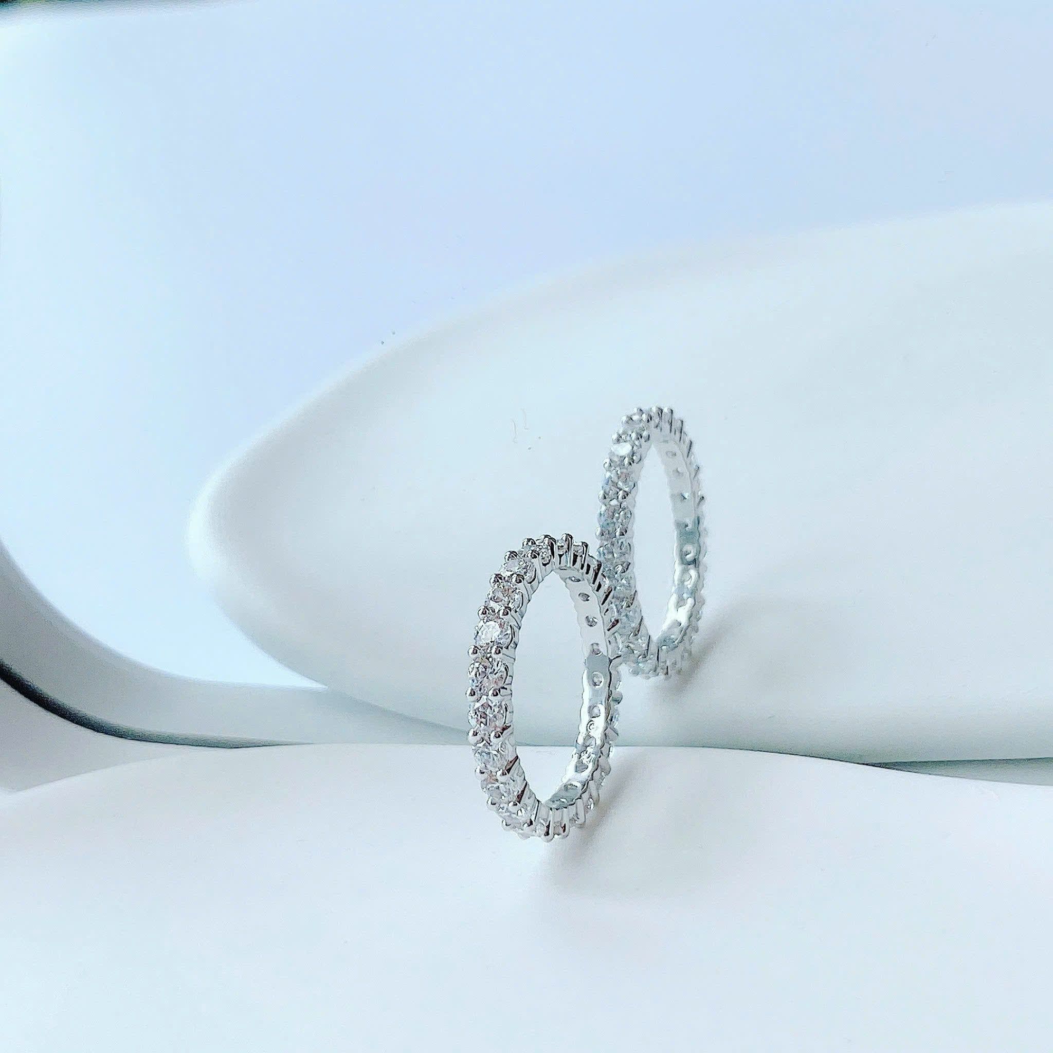  Nhẫn Matrix Vittore giác cắt tròn tone trắng (phiên bản hạt to) - Matrix Vittore ring Round cut, White, Silver-tone finish 