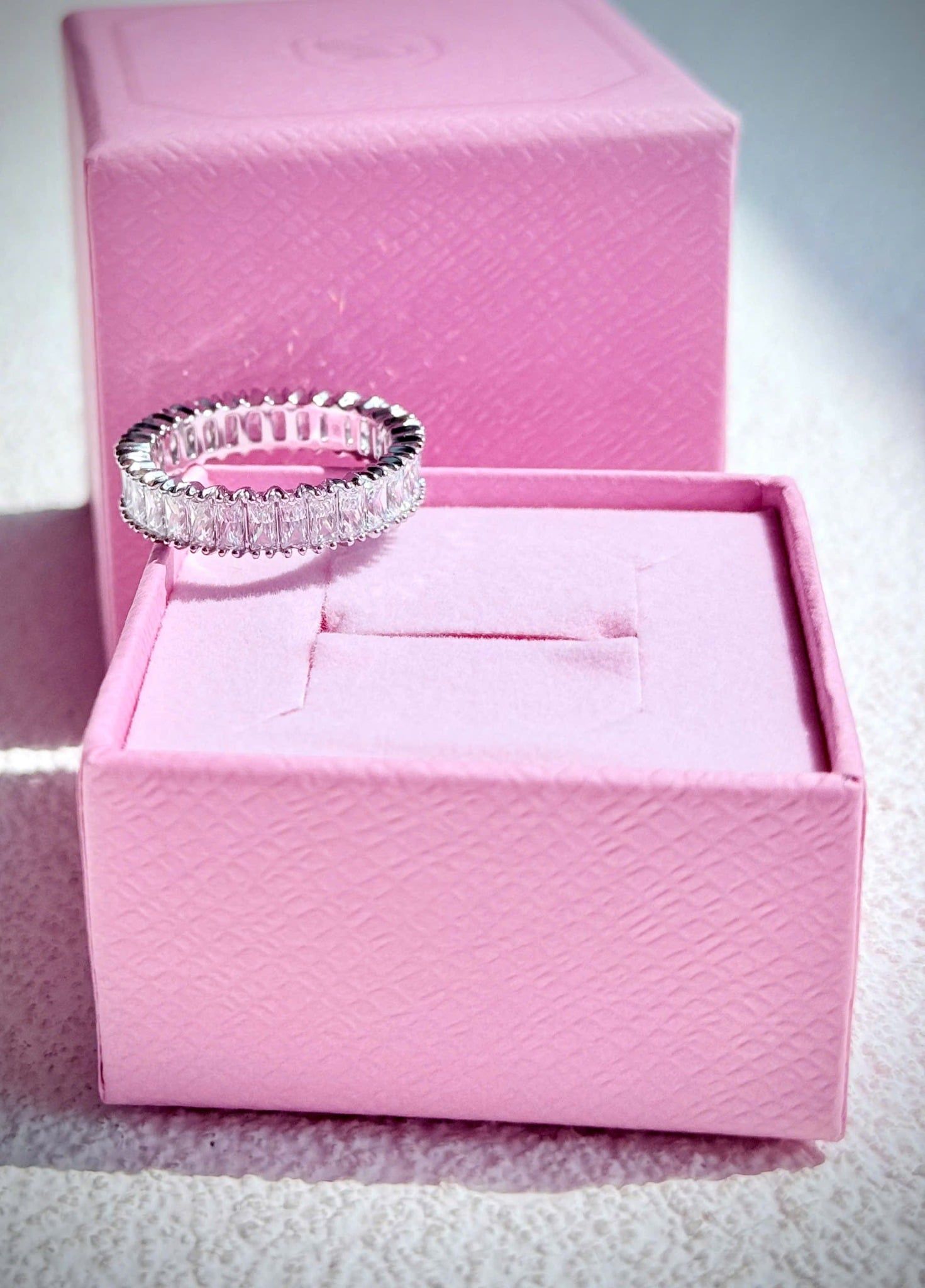  Nhẫn Matrix baguette cut tone trắng sang trọng - Matrix ring Baguette cut, White, Silver-tone finish 