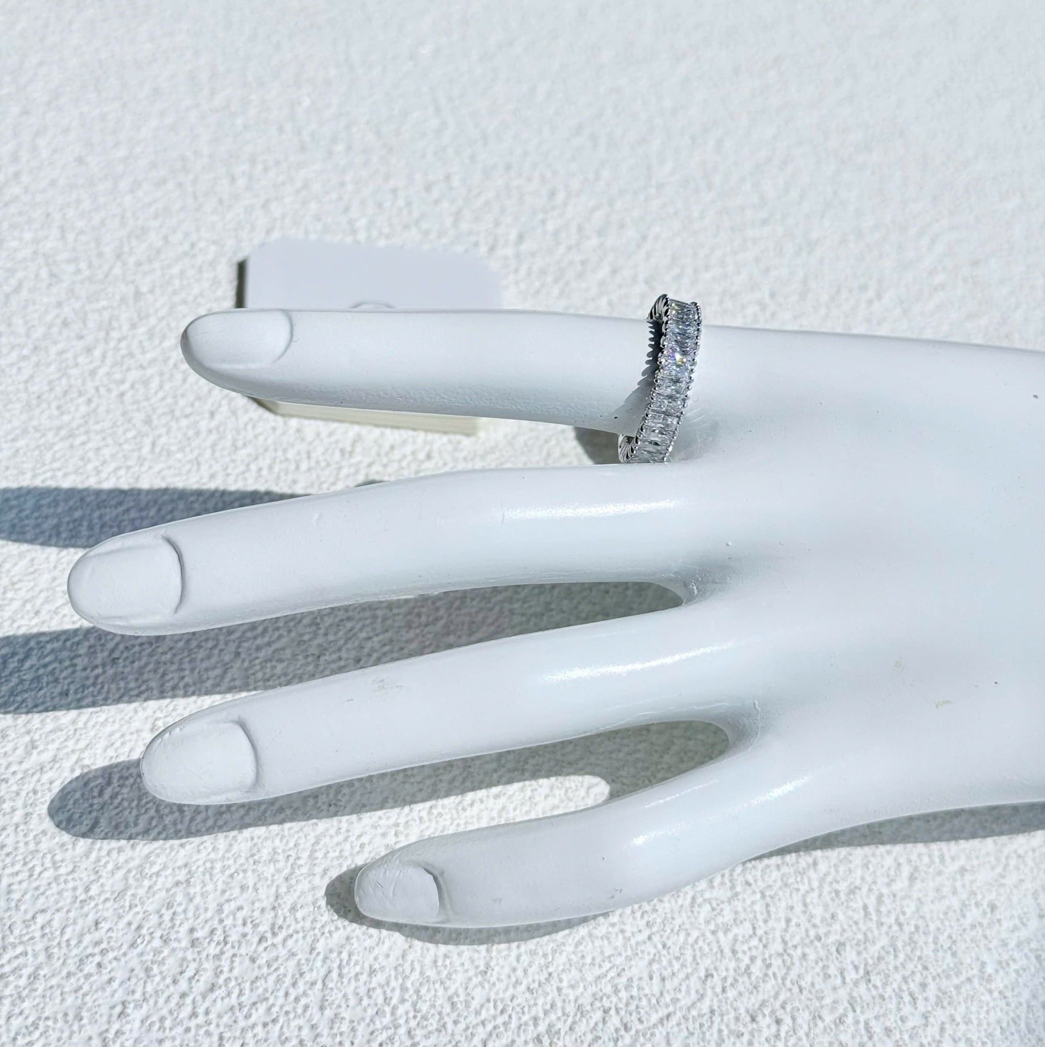  Nhẫn Matrix baguette cut tone trắng sang trọng - Matrix ring Baguette cut, White, Silver-tone finish 