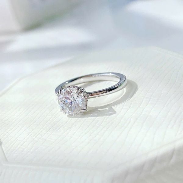  Nhẫn cocktail Stilla giác cắt tròn tone trắng - Stilla cocktail ring Round cut, White, Silver-tone finish 