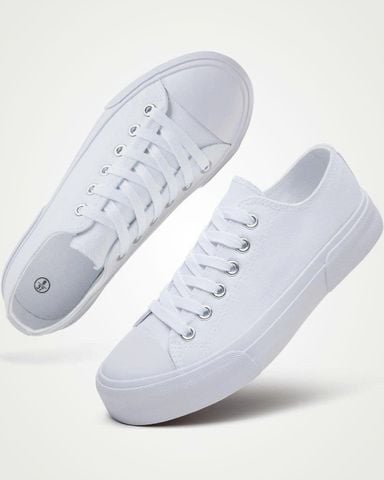 Giày Sneaker Canvas Classic Trắng, mang thiết kế tối giản, dễ phối đồ và phù hợp nhiều phong cách