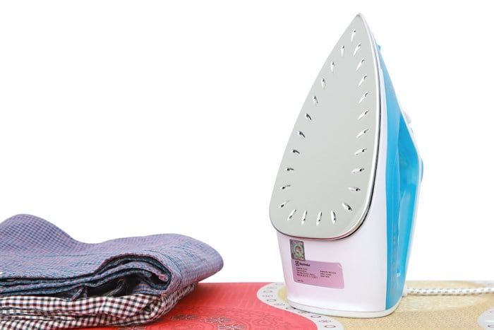 Bàn ủi hơi nước Electrolux ESI4017 1600W