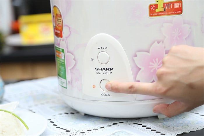 Nồi cơm nắp gài Sharp KS-192ETV 1.8 lít
