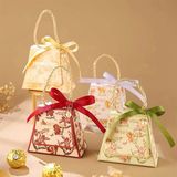  Hộp quà tặng kèm ruy băng có quai xách size 13*11*6.5cm 