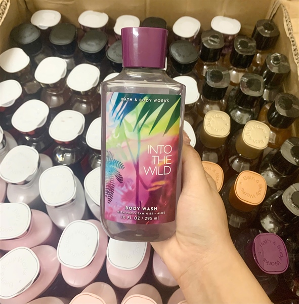 Sữa tắm Bath and Body Work Into the Wild Body Wash 295ml 